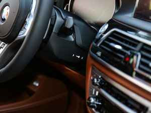 2018M760Li xDrive п؅^(q)