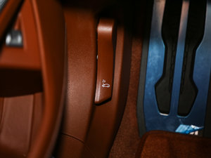 2018M760Li xDrive п؅^