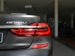 2018M760Li xDrive β