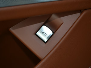 2018M760Li xDrive п؅^