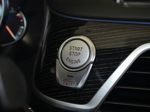 2018M760Li xDrive п؅^