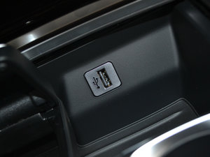 2018M760Li xDrive п؅^