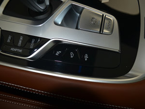 2018M760Li xDrive п؅^