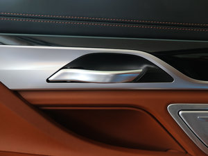 2018740Li xDrive  ׿Խb g