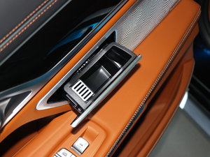 2018740Li xDrive  ׿Խb g