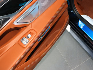 2018740Li xDrive  ׿Խb g