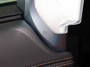 2018740Li xDrive  ׿Խb g