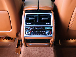 2018740Li xDrive  ׿Խb g