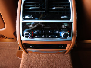 2018740Li xDrive  ׿Խb g