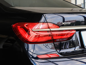 2018M760Li xDrive ^