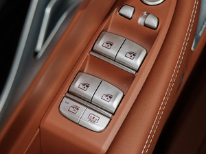 2018M760Li xDrive п؅^