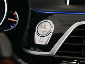 2018M760Li xDrive п؅^