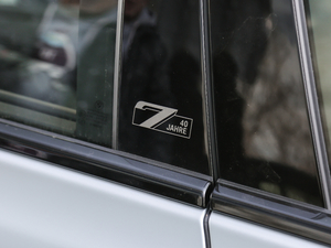 2018740Li xDrive 40؄e ^