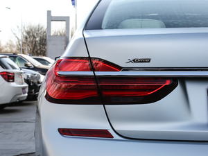 2018740Li xDrive 40؄e ^