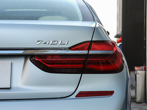 2018款740Li xDrive 40周年特别版 尾灯
