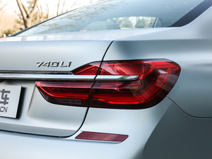 2018740Li xDrive 40؄e ^