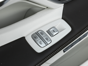 2018740Li xDrive 40؄e g