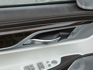 2018740Li xDrive 40؄e g