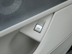 2018740Li xDrive 40؄e g