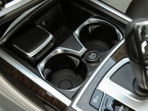 2018740Li xDrive 40؄e g