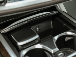 2018740Li xDrive 40؄e g