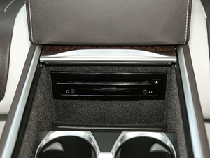 2018740Li xDrive 40؄e g