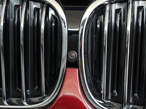 2018740Li xDrive  M\b ^