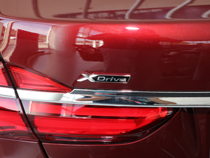 2018740Li xDrive  M\b ^