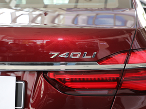 2018740Li xDrive  M\b ^