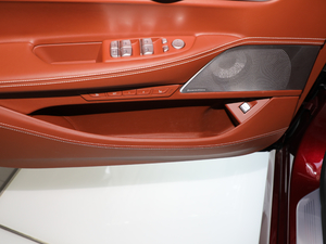 2018740Li xDrive  M\b ǰTg