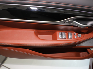 2018740Li xDrive  M\(yn)b g