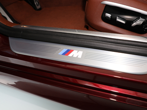 2018740Li xDrive  M\(yn)b g