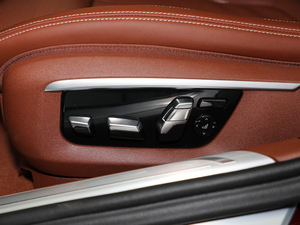 2018740Li xDrive  M\(yn)b g