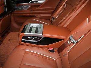 2018740Li xDrive  M\b 