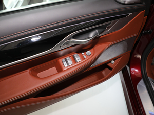 2018740Li xDrive  M\b п؅^