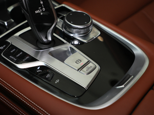 2018740Li xDrive  M\b v܇Ƅ