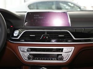 2018740Li xDrive  M\b {L