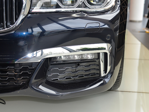 2018740Li xDrive  M\(yn)(dng)b ǰF