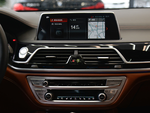 2018740Li xDrive  M\b {L