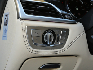 2018M760Li xDrive п؅^