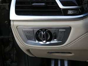 2018M760Li xDrive п؅^