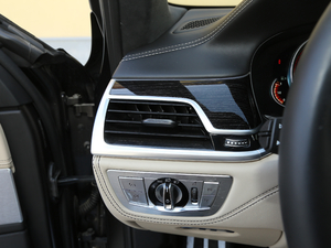 2018M760Li xDrive п؅^