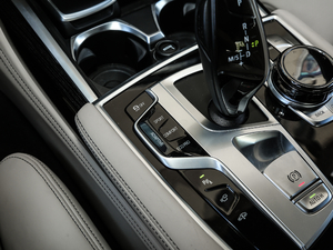 2018M760Li xDrive п؅^