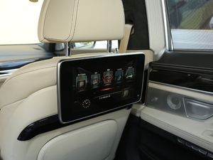 2018M760Li xDrive п؅^