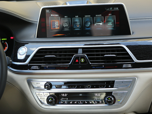 2018款M760Li xDrive 空调出风口