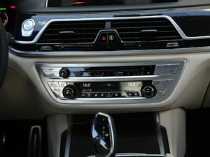 2018款M760Li xDrive 空调调节