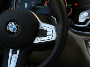 2018M760Li xDrive п؅^