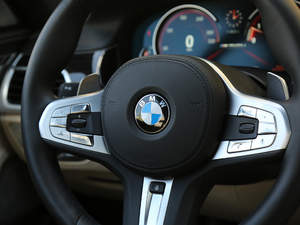 2018M760Li xDrive п؅^