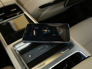 2018M760Li xDrive п؅^