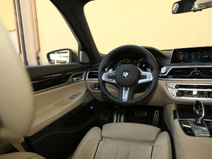 2018M760Li xDrive п؅^